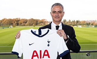 José Mourinho, con la camiseta del Tottenham Hotspur. |  Twitter