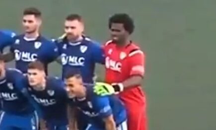 La 'pillada sexual' al portero del Linares: "No sólo las para, también las mete"