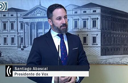 Santiago Abascal denuncia el "blanqueamiento mutuo" entre el PSOE y Podemos