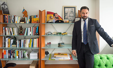 Santiago Abascal, en su nuevo despacho en la sede de Vox. |  David Alonso Rincón