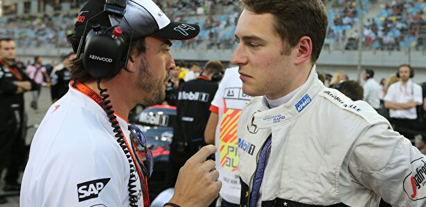 Alonso junto a su ex compañero