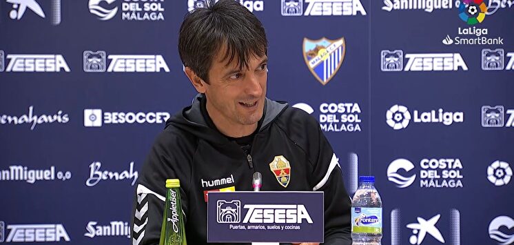 Genio y figura: Pacheta, el entrenador del Elche que ilumina las ruedas de prensa