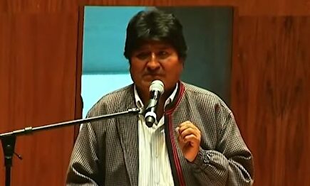 Evo Morales, mientras era abucheado. |  Imagen TV