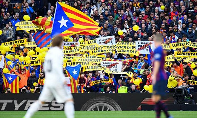 Clásico entre el Real Madrid y Barcelona con mensajes políticos |  Cordon Press