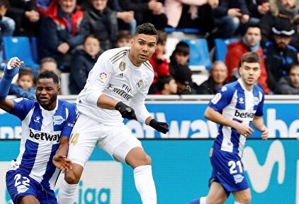 Casemiro, durante el partido del pasado sábado frente al Alavés. |  EFE