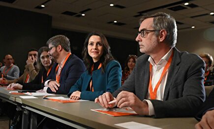 Arrimadas y Villegas, durante el Consejo General de Ciudadanos. |  EFE