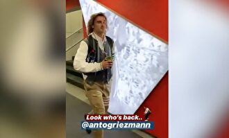 El curioso gesto de Griezmann al llegar al Metropolitano 