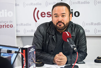 Federico Jiménez Losantos entrevista a Javier Camarena	