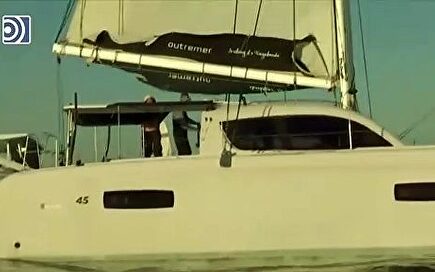 El catamarán de Greta se aproxima a las costas de Lisboa