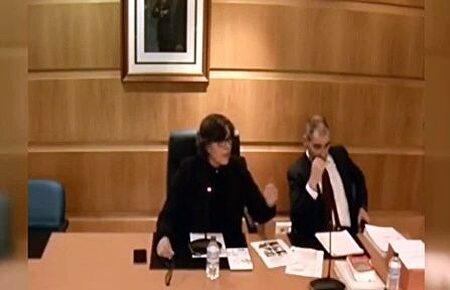 La alcaldesa del municipio gallego de Porriño fuera de sí: "¡Tú, cabrón!"