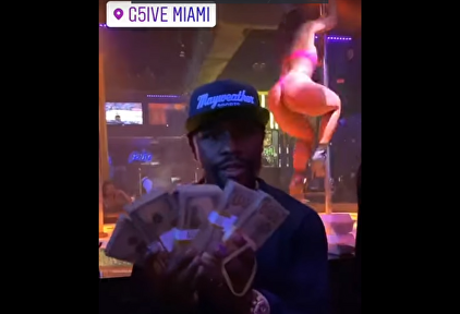 Locura y desenfreno: Floyd Mayweather derrocha dinero en un club de striptease