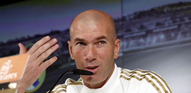 Zidane en plena rueda de prensa |  EFE
