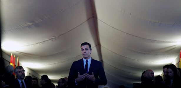 Pedro Sánchez hace declaraciones en el día de la Constitución. |  EFE