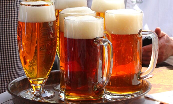 El menú del día consta de un precio, un segundo, postre, pan y bebida |  Wikipedia/Benreis