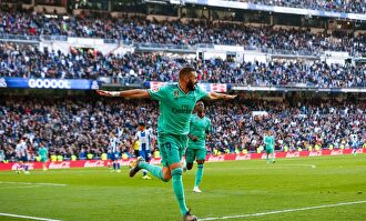 Benzema celebra el segundo gol. |  EFE