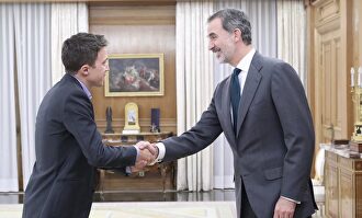 El trago que tiene que pasar el Rey	