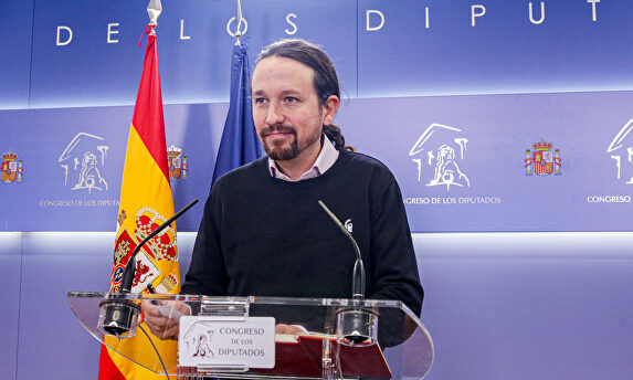 Pablo Iglesias comparece ante los medios tras su encuentro con el rey Felipe VI. |  Ricardo Rubio (Europa Press)