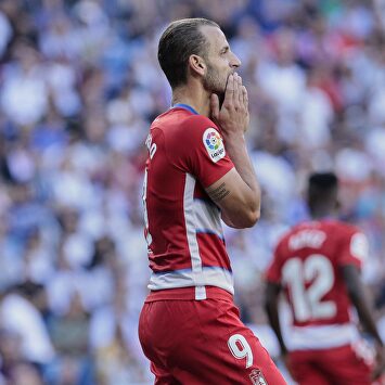 Roberto Soldado con el Granada en el Bernabéu. | Cordon Press