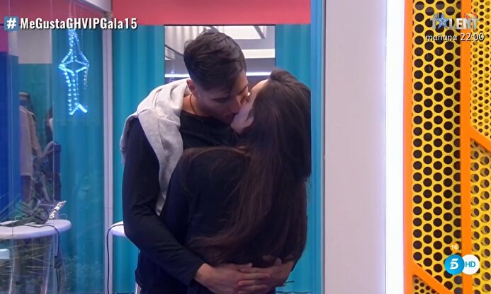 Adara y Gianmarco pasaron la noche besándose |  Mediaset