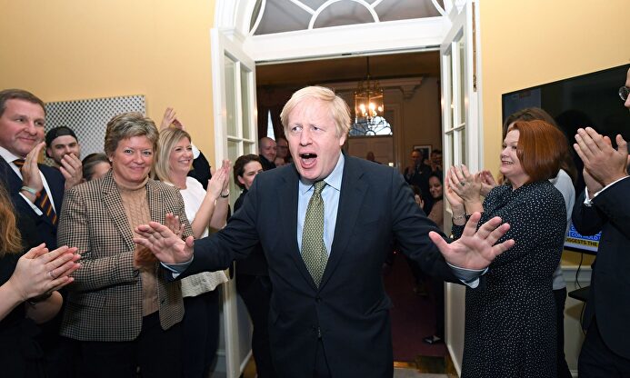 Boris Johnson celebra su victoria. |  EFE