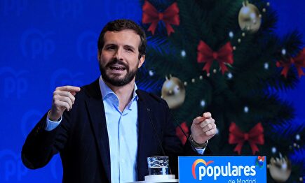 El presidente del PP, Pablo Casado, interviene durante la comida de Navidad del PP de Madrid. |  EFE