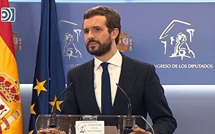 Casado rechaza "la única oferta" de Sánchez  y constata que no romperá con Podemos