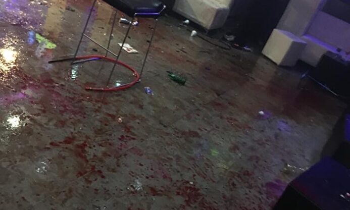 Estado en el que quedó el pub tras la pelea |  EsRadio Sevilla