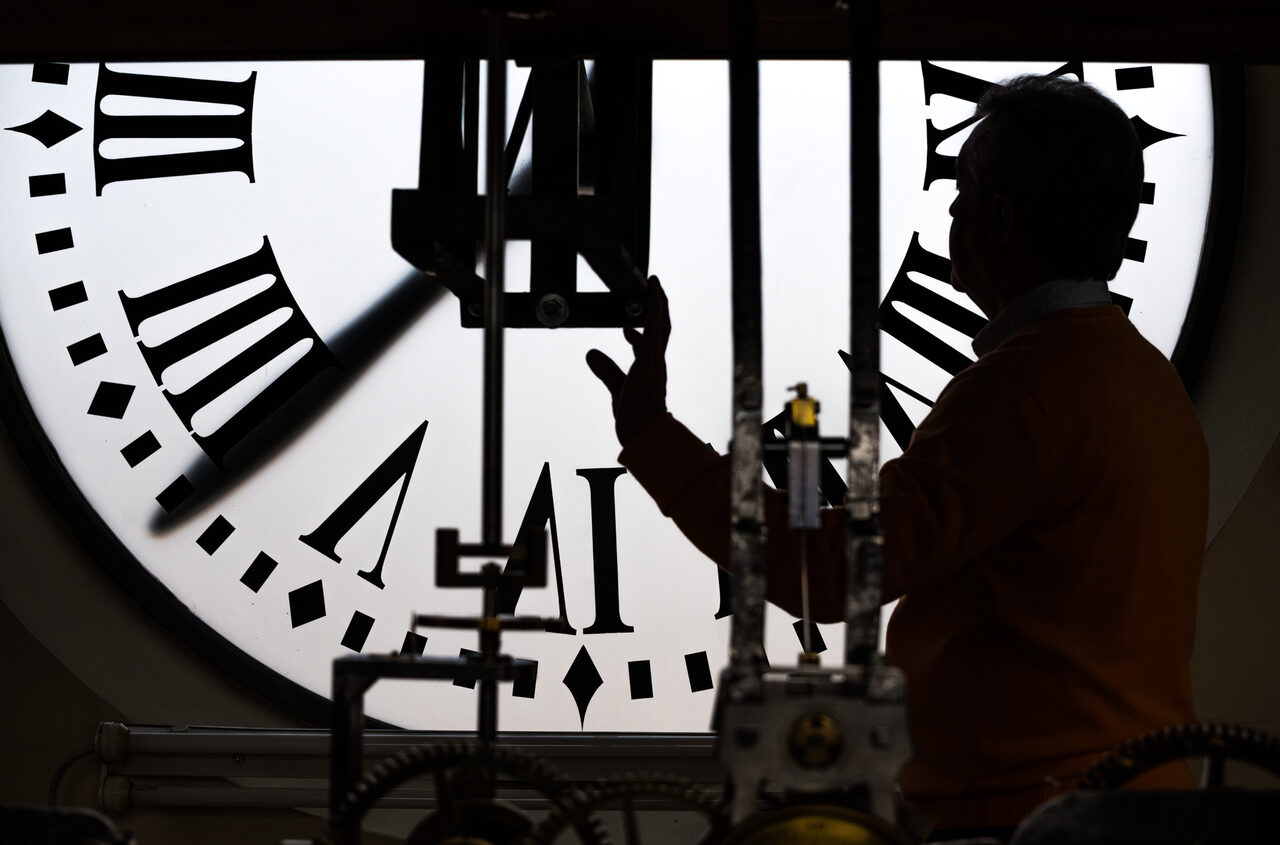 Dos características que hacen al reloj de la Puerta del Sol diferente al resto