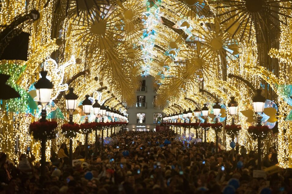 Ocho razones para descubrir los secretos de la Navidad en Andalucía 1-calle-larios-cordon