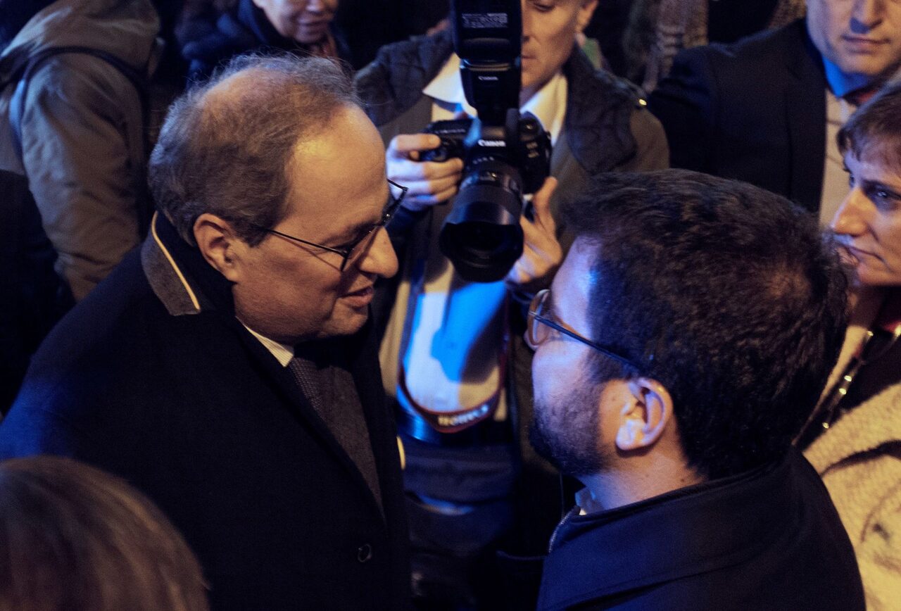 Quim Torra junto al vicepresidente catalán, Pere Aragonès en Barcelona |  EFE