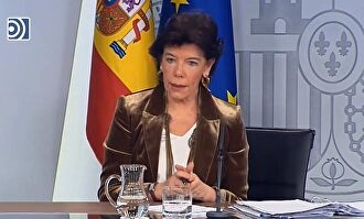 Celaá asegura que Puigdemont sigue teniendo "cuentas pendientes" con la Justicia