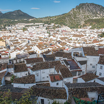 Ubrique, en plena sierra de Cádiz, tiene una ubicación realmente bonita. |  C.Jordá