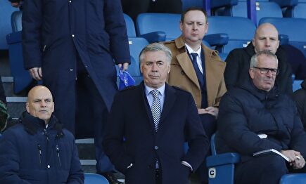 Carlo Ancelotti, en la grada de Goodison Park. |  EFE