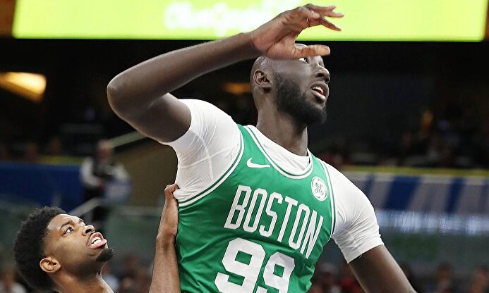 Boston enloquece con el debut en casa del gigante Tacko Fall