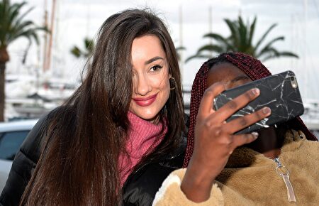 Adara Molinero a su llegada a Mallorca |  Gtres