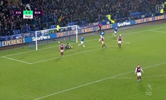 El 'planchazo' del Everton que dio la primera victoria a Carlo Ancelotti 