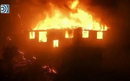 Un incendio devora 245 viviendas en plena Nochebuena en Valparaíso