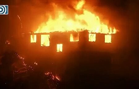 Un incendio devora 245 viviendas en plena Nochebuena en Valparaíso