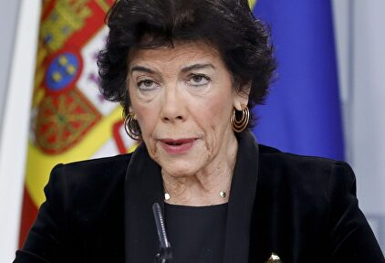 Isabel Celaá, en la rueda de prensa tras el Consejo de Ministros |  EFE