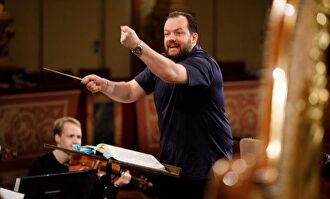 Andris Nelsons ensaya para el Concierto de Año Nuevo |  EFE