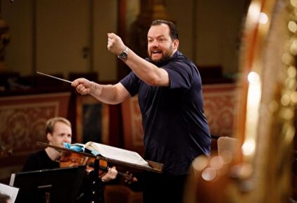 Andris Nelsons ensaya para el Concierto de Año Nuevo |  EFE