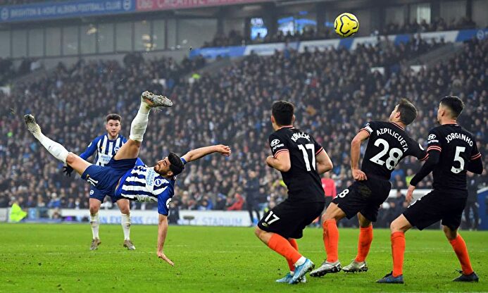 El primer golazo del 2020 lo vimos en la Premier: chilena de Jahanbakhsh ante el Chelsea