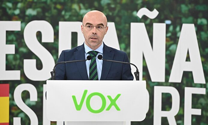 Jorge Buxadé, eurodiputado de Vox, este viernes en rueda de prensa desde la sede del partido |  EFE EFE