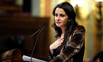 Inés Arrimadas, en la tribuna del Congreso. |  EFE