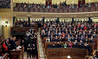 Sánchez, ovacionado por los suyos. |  EFE