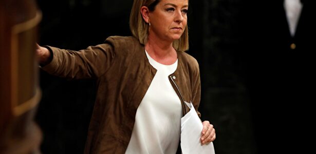 Ana Oramas, tras su intervención en la sesión de investidura. |  EFE
