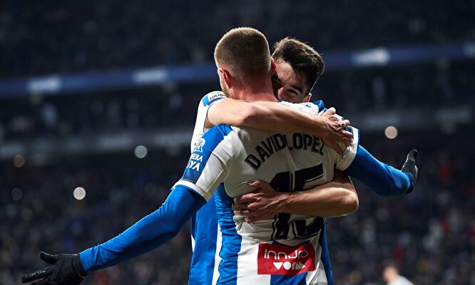 El Espanyol le birla dos puntos a un Barcelona de dos caras