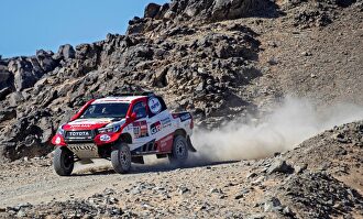 Fernando Alonso debutó en el Dakar |  EFE