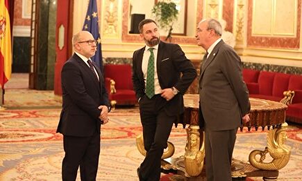 Santiago Abascal con Francisco José Alcaraz y Dioego Salvá. |  Vox