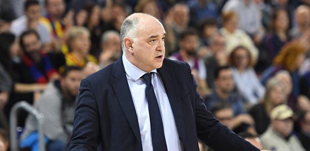 Las indicaciones de Pablo Laso en Milán retumbarán como nunca en un pabellón vacío |  EFE